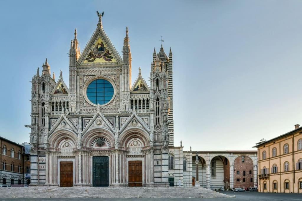 شقة Palazzo Celsi Pollini Duomo Casa Emma سيينا المظهر الخارجي الصورة